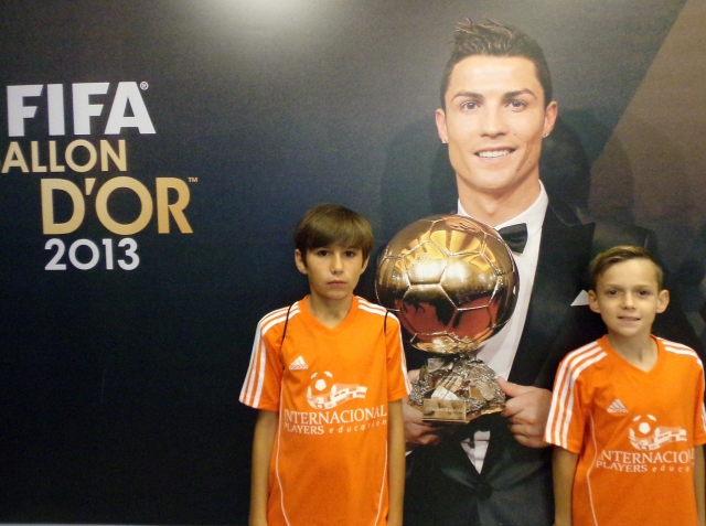 Con la foto de Cristiano